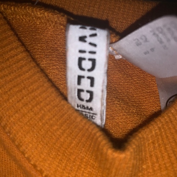 H&M Sweater~ size S - Picture 3 of 3